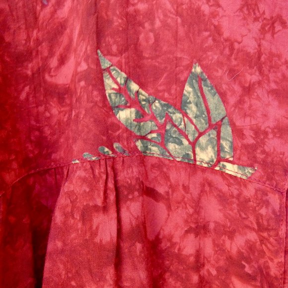 beautiful imported top with flattering details - Picture 6 of 6